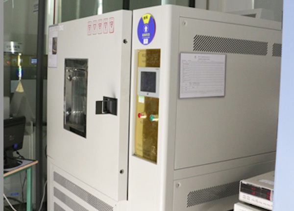 Constant temperature and humidity box test